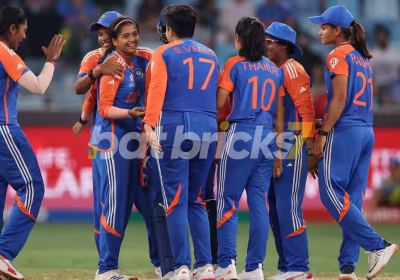 Women's T20 World Cup India beat Sri Lanka to stay in contention for semis