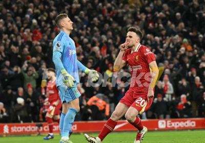 Premier League Diogo Jota rescues 10-man Liverpool in Fulham draw Arsenal held